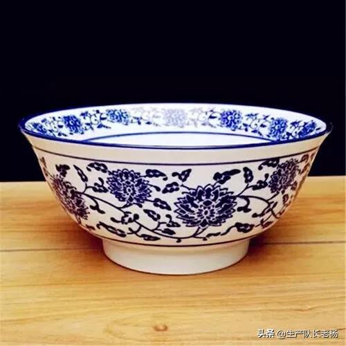 可调节容量宠物碗:可调节高度的狗碗 碗为什么是上大下小？有什么寓意吗？