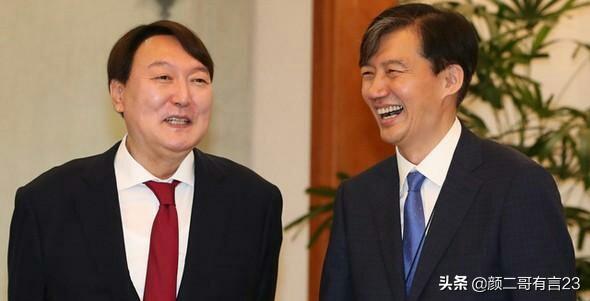 韩国200万保守派民众集会,要求审判文在寅政府,罢免曹国,你怎么看？