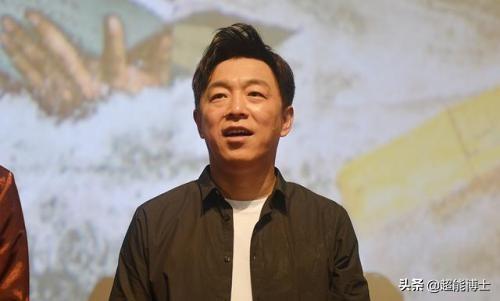 从小人物到70亿票房,影帝黄渤是如何凭借高智商走上人生巅峰的？