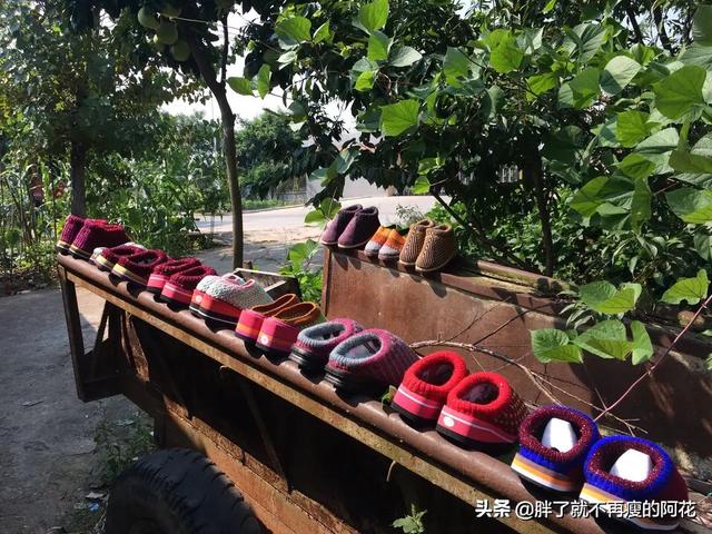 织女鞋底凤尾花的钩法:钩针做的简单实用的东西，介绍一下怎么样？