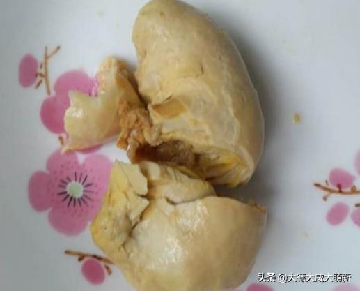 宰了一支大公鸡,在鸡肚里剖出黄色块状,谁能告诉是什么？