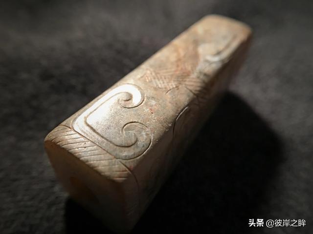 陈瑞莹:这个司南佩的灰皮对吗？司南是什么意思。请懂的人给以指导。谢了