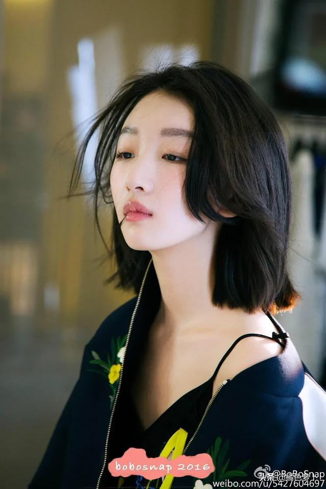 周冬雨合影:周冬雨获得金像奖，她演技好吗？