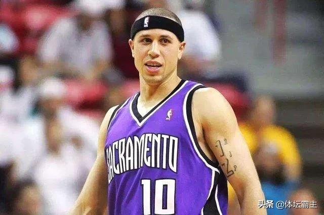 艾尔哈灵顿姚明:艾尔 哈灵顿 NBA中有实力却从未入选过全明星，你最先想到的球员是谁？