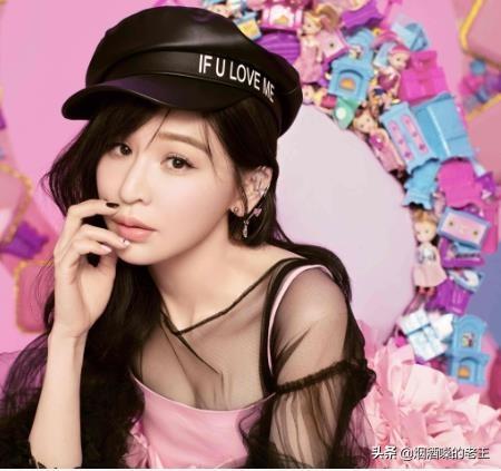 李贞贤扇子舞:在音乐领域里，你想到的第一个男/女歌手是谁