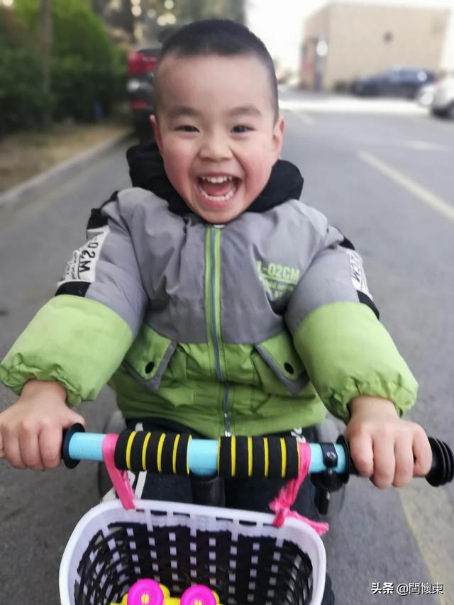 权旻雅:在古代，皇帝洗澡的时候，是宫女伺候还是太监伺候