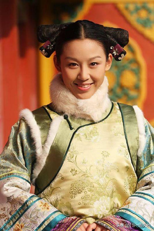 《甄嬛传》里安陵容的丫鬟宝娟后来怎么会离开安陵容去跟了皇后娘娘的？