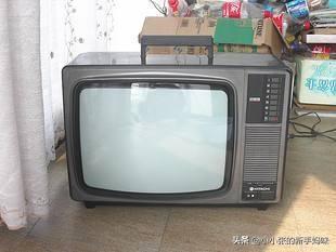中国第一部电视剧在银屏播放叫什么名子？你第一次看的中国电视剧叫什么名子？