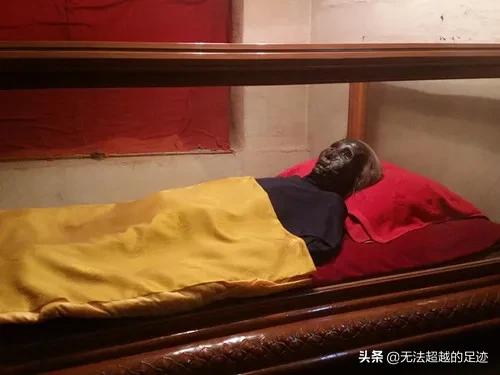 香河第一城灵异事件:为何香河老人遗体经过几十年时间，表面还像打蜡，一点也没腐烂？