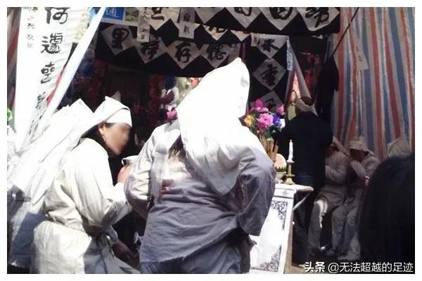 农村晚上守灵的灵异事件:你们现实碰见过诈尸？有持续很久吗？