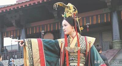 芈月是秦始皇的什么人？