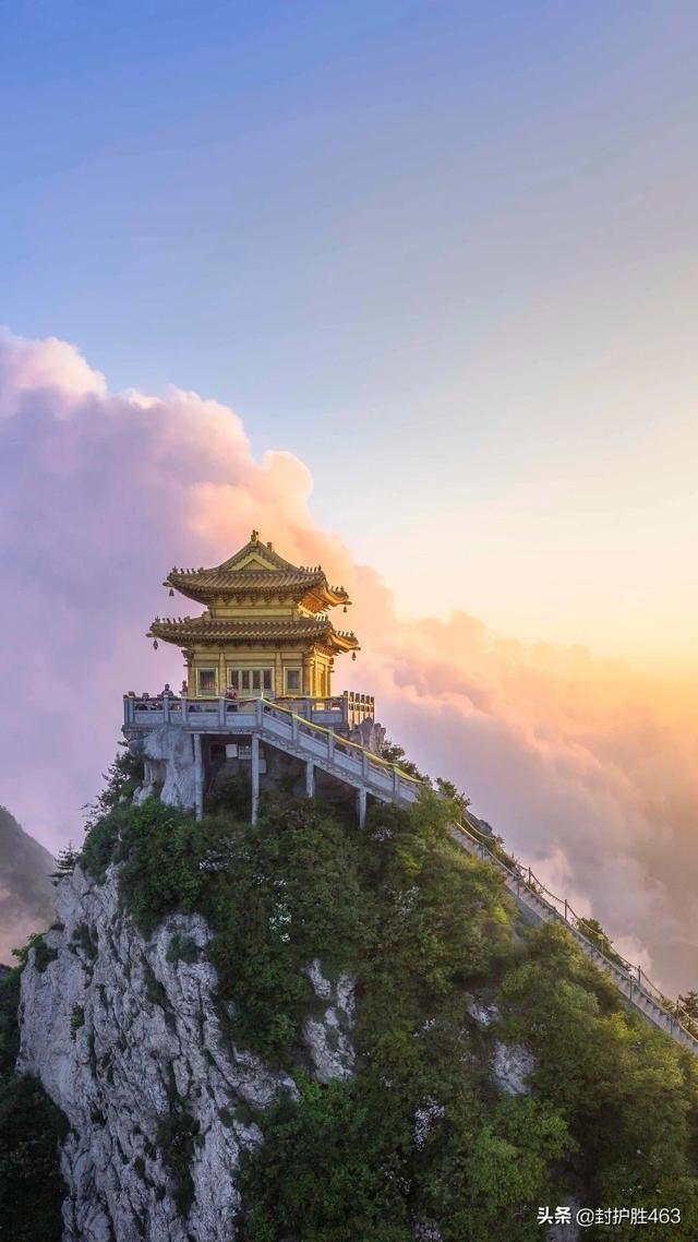李白和王勃是一个时代的吗:张若虚、李白谁是唐朝第一诗人？