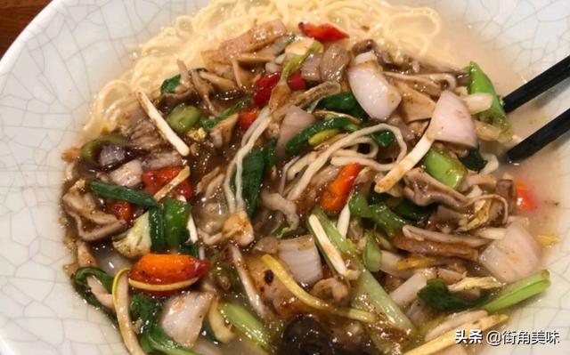 为什么面馆里一般都是用水煮面然后放高汤里，而不直接用高汤煮面？插图51