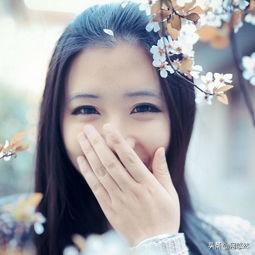 黄心颖照片被遮脸:如何看待港星郑秀文老公许志安和黄心颖出租车亲热被拍？