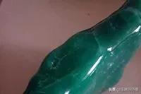 翠青玉有收藏价值吗,翠青玉是不是白底青翡翠呢？