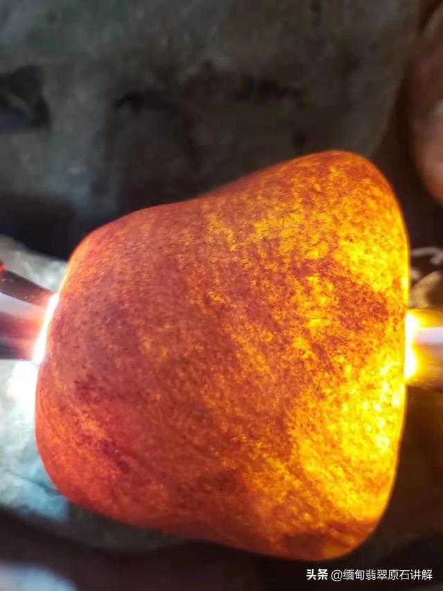 翡翠入门级知识大全,翡翠玉石的挑选有没有什么技巧呢？