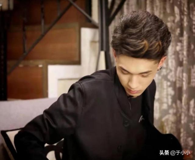 秦霄贤家世:秦霄贤还会在小剧场演出吗你怎么看