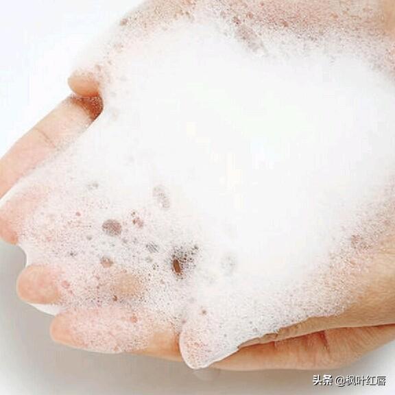 洗面奶真的能天天使用吗，经常用洗面奶洗脸，脸真的能变白吗