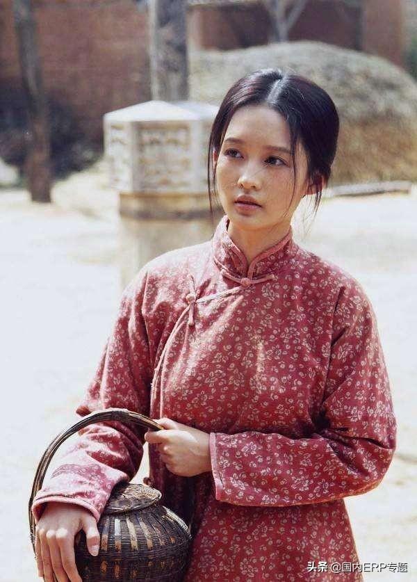 在白鹿原中作者为什么把田小娥描写成悲剧,是因为时代还是他自己？