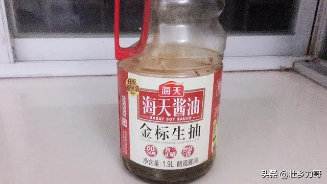 很多酒店和熟食店的酱油醋调的又香又好吃,那么家庭版用什么牌子的酱油和醋调呢？