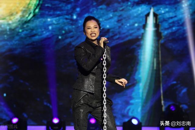 李佳薇个人资料:马龙、许昕等是应该继续扛旗还是应该激流勇退让位于新人