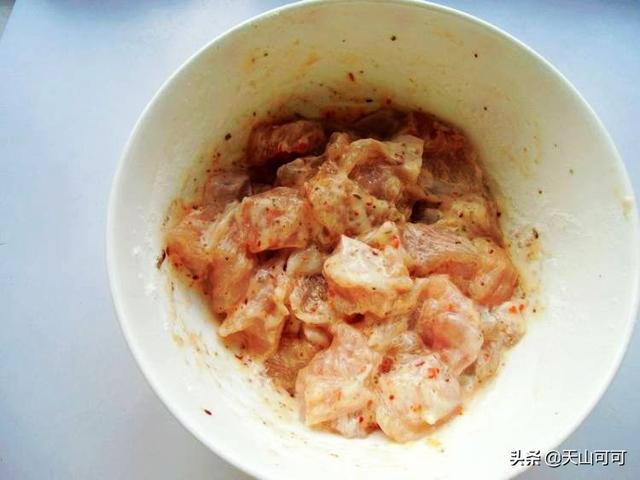 商品蛋黄粉怎么做:蛋黄粉为什么便宜 咕噜肉用什么粉炸比较脆？