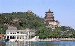 张文宏谈十一出游:每年十一旅游景点都是人挤人，有没有可能今年大家都不去了？