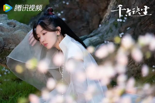 周冬雨我太娘了:《奇葩说》中的周冬雨说自己因为一两句话被骂惨了，她说了什么？