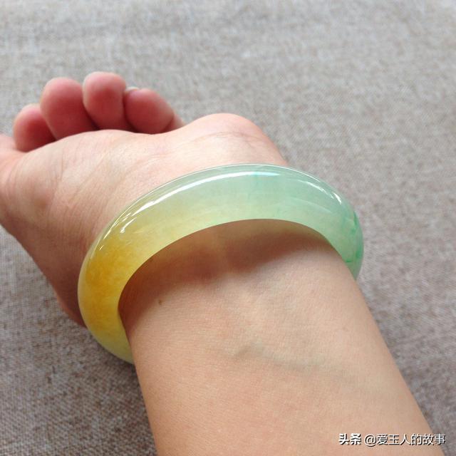 怎么判断翡翠已经戴活了,翡翠玉镯有裂缝戴久了会自动愈合吗？