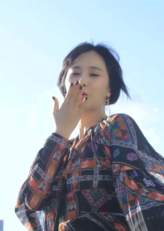 宋茜青春不败:可以给我安利一下少女时代吗（带每个人照片的那种）？