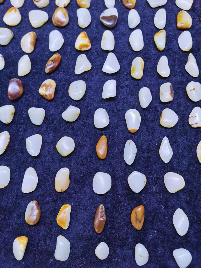 几百元的和田玉是真的吗,两三千块钱能买到真的和田玉籽料吗？