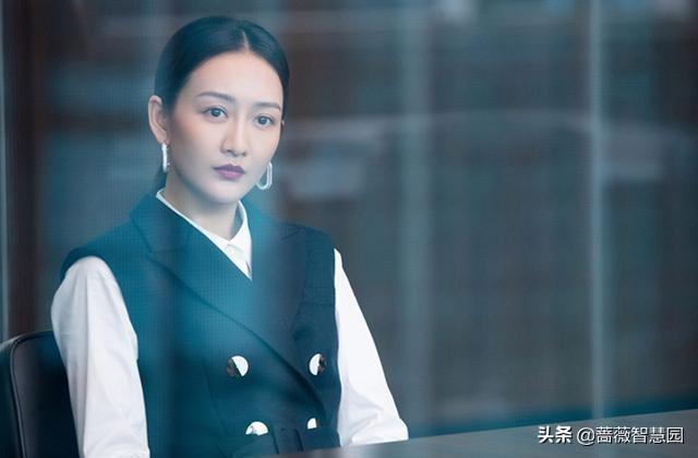 头条问答 - 如何评价《精英律师》中王鸥饰演的蓝红?(1个回答)