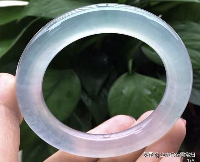 怎样才能买到好的玉手镯,买玉手镯在哪里买比较好，才能不买到假货？