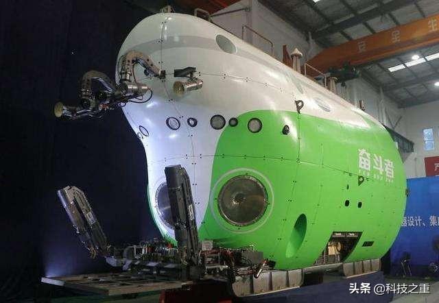 潜水艇图片:“奋斗号”凭什么它能“一口气”下潜到海底10000多米？