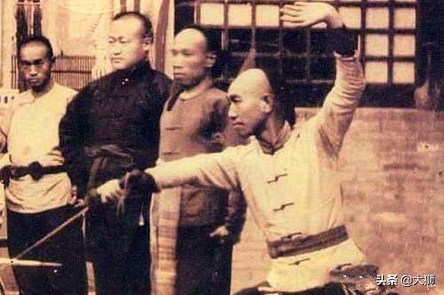 郭云深:形意拳大师郭云深，是如何荣获“半步崩拳打天下”称号的？