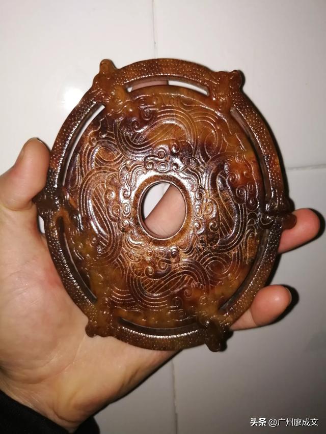 如何看一块玉值不值钱,买了一块玉，大家看看是什么料值多少钱？