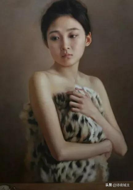 为何当代画家陈丹青的写实女人油画能脱离媚俗？