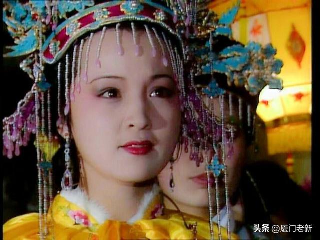《红楼梦》中元春的判词“二十年来辨是非”怎么理解？