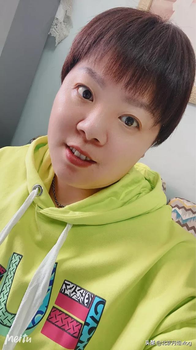 卿晨璟靓:最美酒托女火了，但却是社会的悲哀，你怎么看
