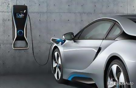 新能源车充电电线，买新能源车的朋友，充电费贵吗外面充电容易吗