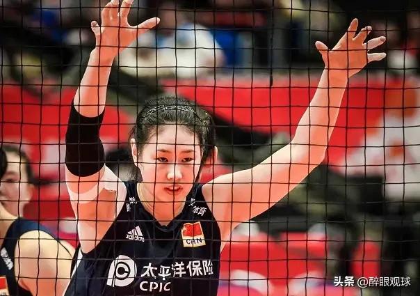 许亦妮:田蕊妮为杜汶泽息影一年，回归后二线小花火速上位，还能当一姐吗