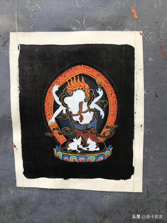 人皮唐卡怎么制作的，藏族文玩唐卡是如何画出来的