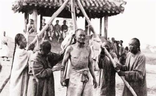 凌迟图片:中国明朝被凌迟的太监刘瑾是有多惨，为何会被处以凌迟？