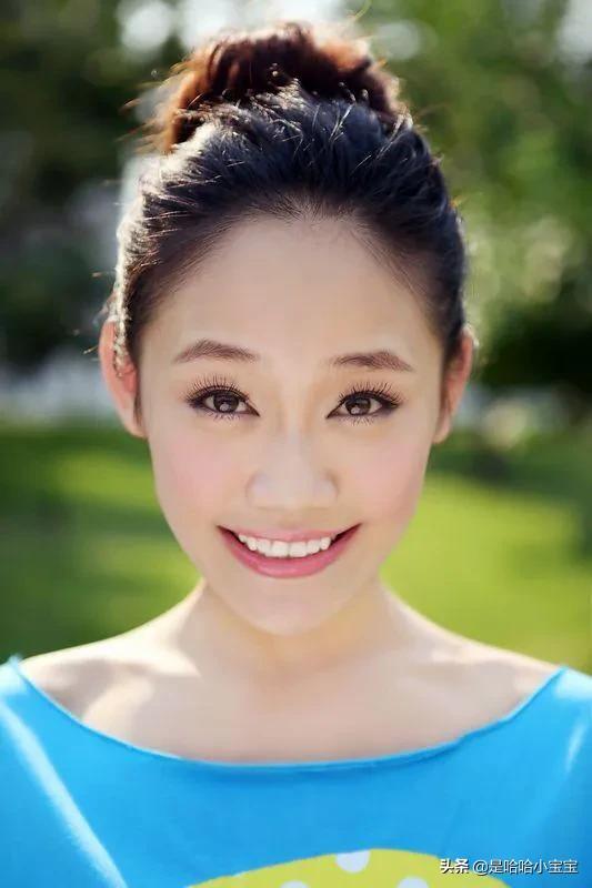 演员许还幻:夜幕下的哈尔滨的女演员？