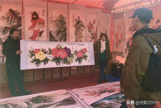 摄影师林德伯格去世:说到拍摄人像，你会首先想到怎样的照片