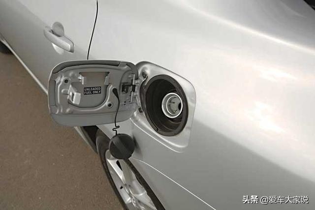 头条问答 - 怎样用最简便的方法,从自己的汽车油箱里(有防盗网)抽出