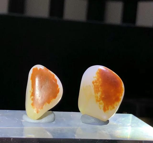 白玉石头,请专家帮鉴定一下这个石头？