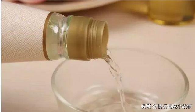 手机壳发黄怎么办,手机壳用久了发黄怎么解决？