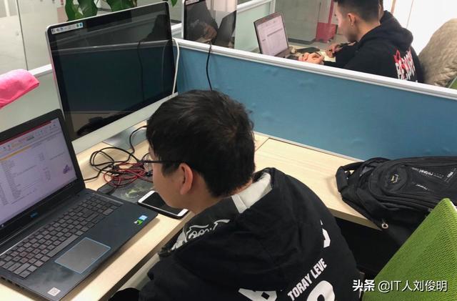 微信小程序毕设:毕设很难搞，<a href=https://maguai.com/list/17-0-0.html target=_blank class=infotextkey>计算机</a>专业，有没有大神指导一下？