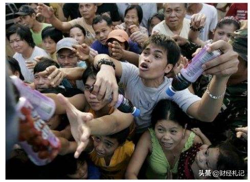 微信推广赚钱每天30元:現在网上有一种在微信上一天投几十就能赚几百的靠谱吗？